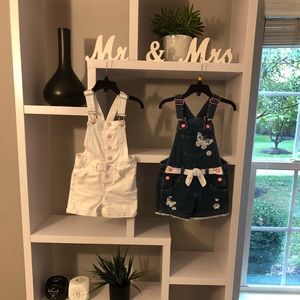 Two jumpers. Super cute! 🙂 size 4T